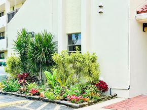 112 Lake Emerald 206, Oakland Park FL 33309