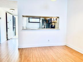 112 Lake Emerald 206, Oakland Park FL 33309