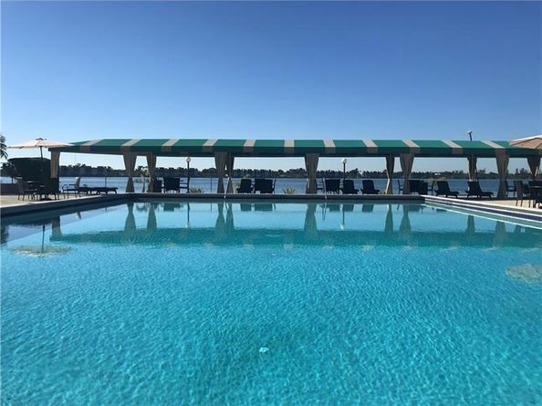 112 Lake Emerald 206, Oakland Park FL 33309