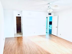 112 Lake Emerald 206, Oakland Park FL 33309