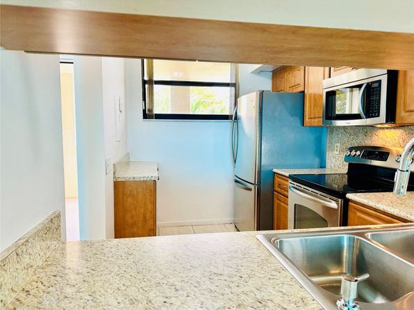 112 Lake Emerald 206, Oakland Park FL 33309