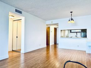 112 Lake Emerald 206, Oakland Park FL 33309