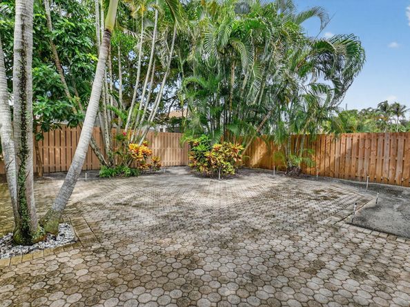 6623 NW 25th Avenue, Boca Raton FL 33496