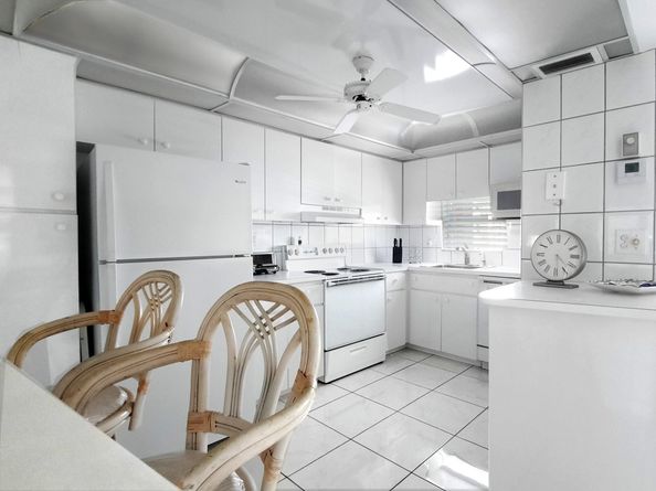 381 S HollybrookDrive 204, Pembroke Pines FL 33025