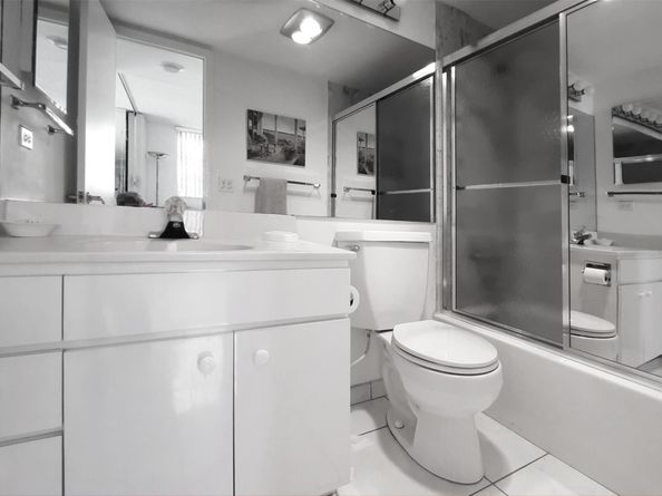 381 S HollybrookDrive 204, Pembroke Pines FL 33025