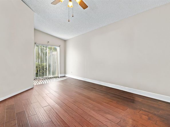 1487 Garden Rd, Weston FL 33326