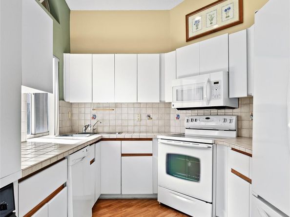 1487 Garden Rd, Weston FL 33326