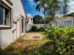 1487 Garden Rd, Weston FL 33326