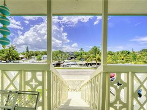 3220 Canal Dr, Pompano Beach FL 33062