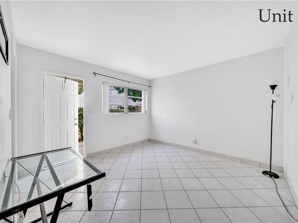 3220 Canal Dr, Pompano Beach FL 33062