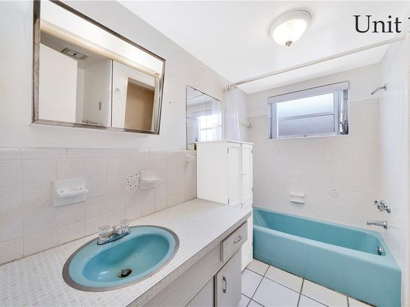 3220 Canal Dr, Pompano Beach FL 33062