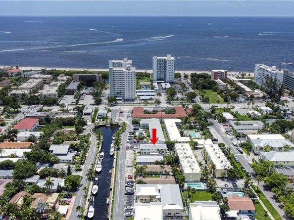 3220 Canal Dr, Pompano Beach FL 33062