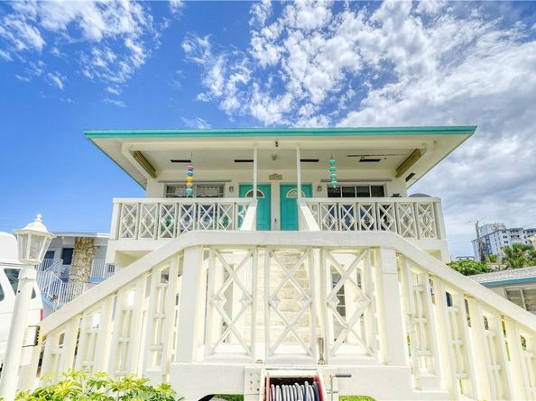 3220 Canal Dr, Pompano Beach FL 33062