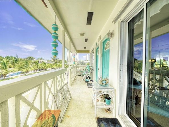 3220 Canal Dr, Pompano Beach FL 33062