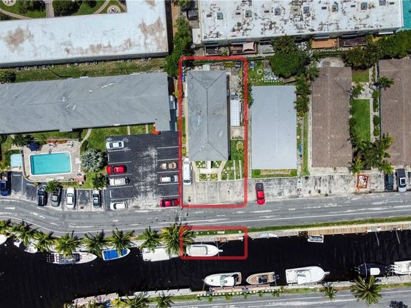 3220 Canal Dr, Pompano Beach FL 33062