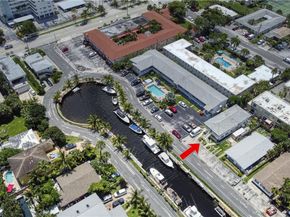 3220 Canal Dr, Pompano Beach FL 33062