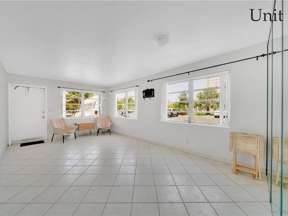 3220 Canal Dr, Pompano Beach FL 33062