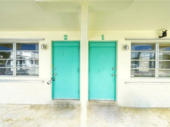 3220 Canal Dr, Pompano Beach FL 33062