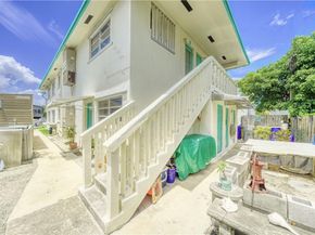 3220 Canal Dr, Pompano Beach FL 33062