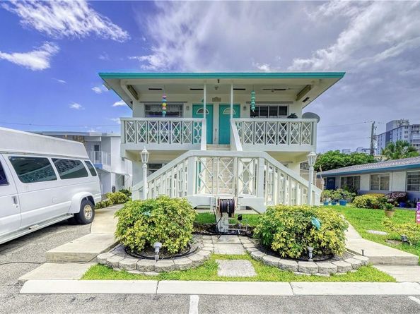 3220 Canal Dr, Pompano Beach FL 33062