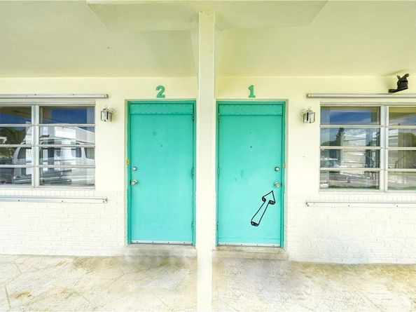 3220 Canal Dr, Pompano Beach FL 33062