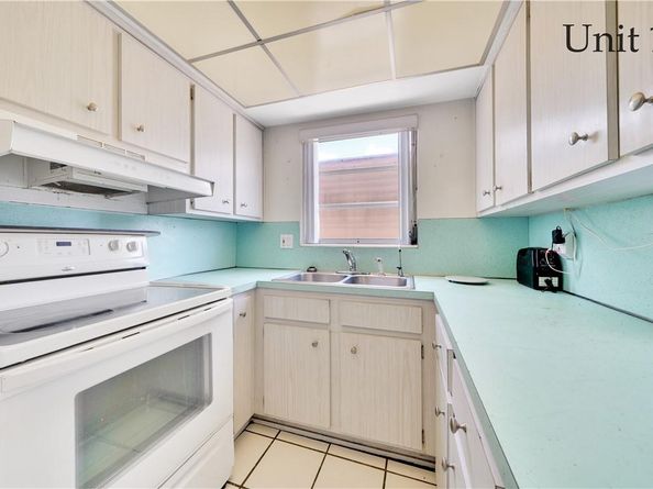 3220 Canal Dr, Pompano Beach FL 33062