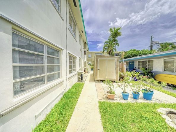 3220 Canal Dr, Pompano Beach FL 33062