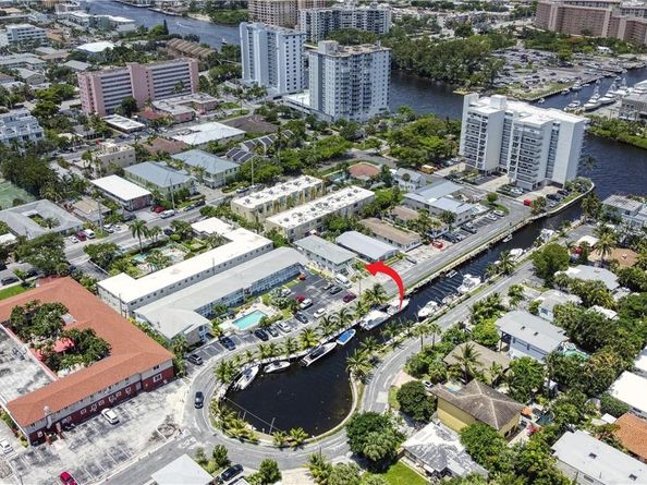 3220 Canal Dr, Pompano Beach FL 33062