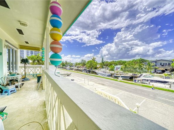 3220 Canal Dr, Pompano Beach FL 33062