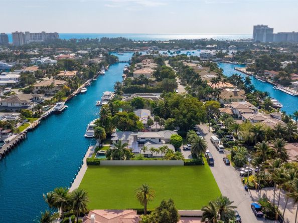 2455 Del Lago Dr, Fort Lauderdale FL 33316