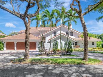 930 N Parkside Circle N