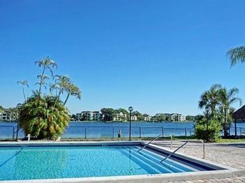 208 Lake Pointe Dr