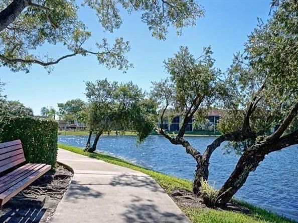 208 Lake Pointe Dr 202, Oakland Park FL 33309