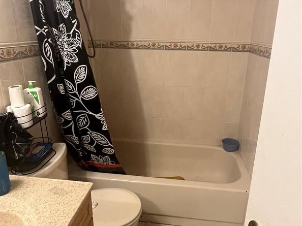 208 Lake Pointe Dr 202, Oakland Park FL 33309
