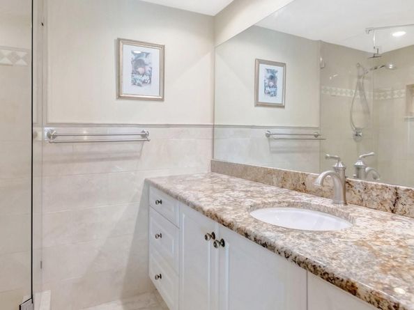 725 N Riverside Dr 205, Pompano Beach FL 33062