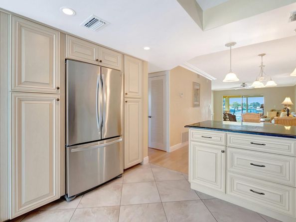 725 N Riverside Dr 205, Pompano Beach FL 33062