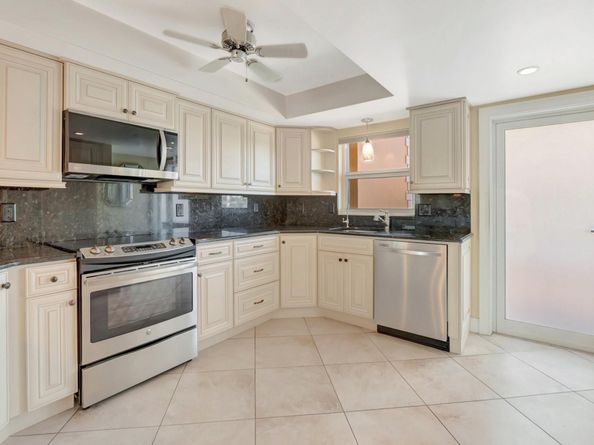 725 N Riverside Dr 205, Pompano Beach FL 33062