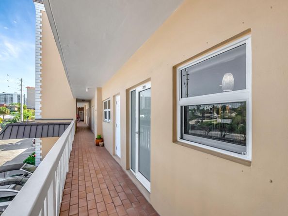 725 N Riverside Dr 205, Pompano Beach FL 33062