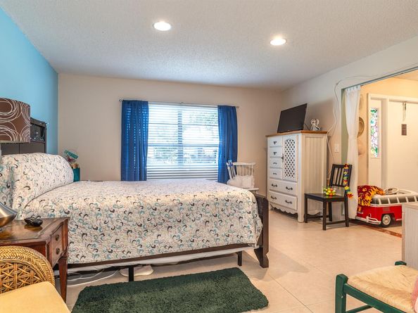 7076 Pine Manor Drive, Lake Worth FL 33467