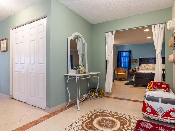 7076 Pine Manor Drive, Lake Worth FL 33467