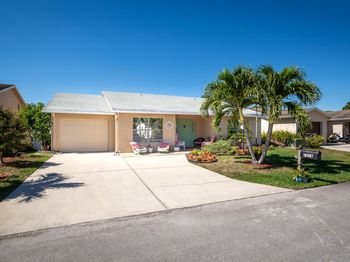 7076 Pine Manor Drive