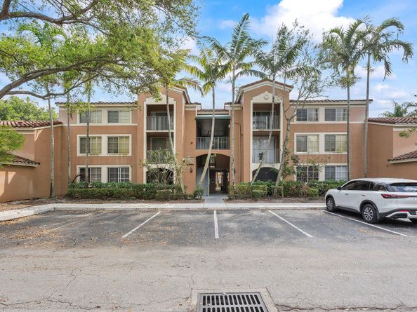 4852 N State Road 7 3303, Coconut Creek FL 33073