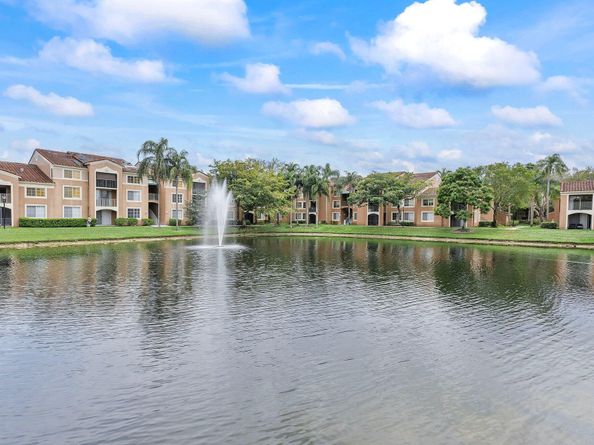 4852 N State Road 7 3303, Coconut Creek FL 33073