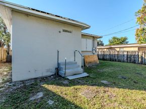 734 SW 4th St, Dania Beach FL 33004