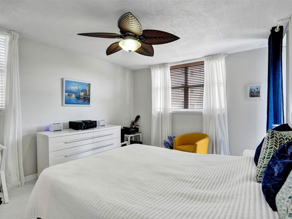 2801 Somerset Dr 205, Lauderdale Lakes FL 33311