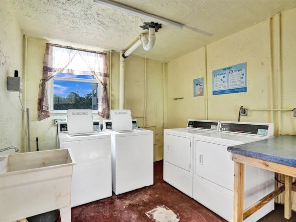 2801 Somerset Dr 205, Lauderdale Lakes FL 33311