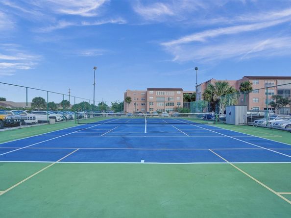 2801 Somerset Dr 205, Lauderdale Lakes FL 33311