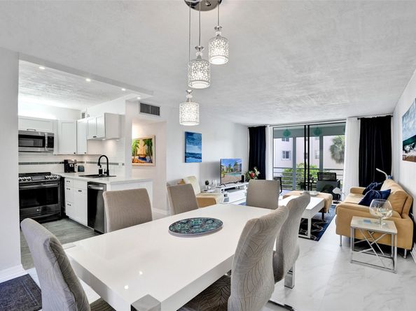 2801 Somerset Dr 205, Lauderdale Lakes FL 33311