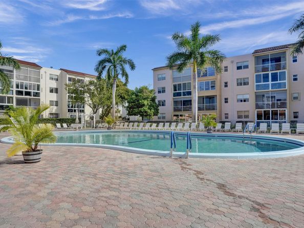 2801 Somerset Dr 205, Lauderdale Lakes FL 33311