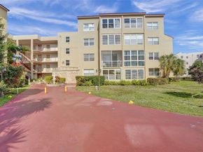 2801 Somerset Dr 205, Lauderdale Lakes FL 33311